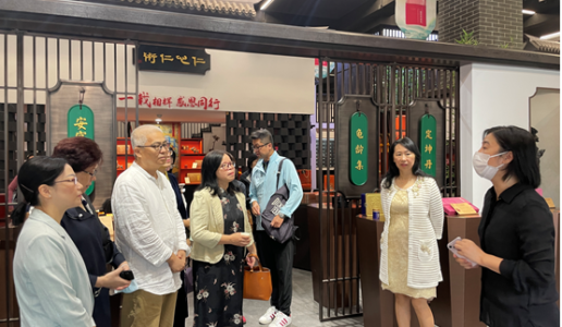 民盟思明区文化支部开展学习贯彻党的二十大精神座谈会暨老字号调研活动