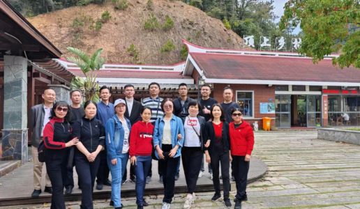 民盟大同中学支部举办庆祝“三八”国际妇女节实践活动
